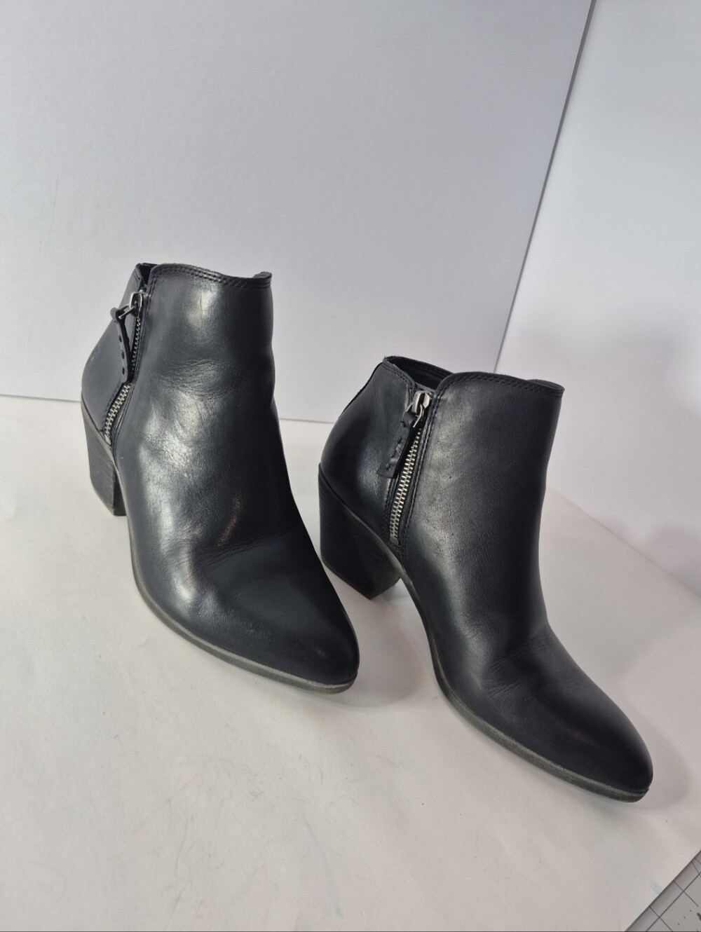 Frye Judith Zip Bootie Black Leather Double Zip Ankle Boots Women's Size 6.5M